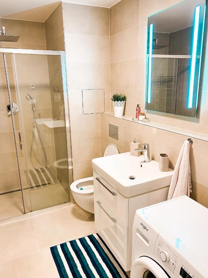 Lovely Apartment, Free Parking 1,55 Hight Apartamento Praga