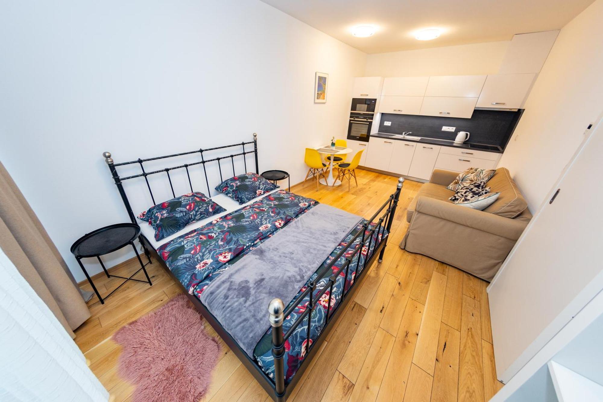 Apartamento Lovely Apartment, Free Parking 1,55 Hight Praga