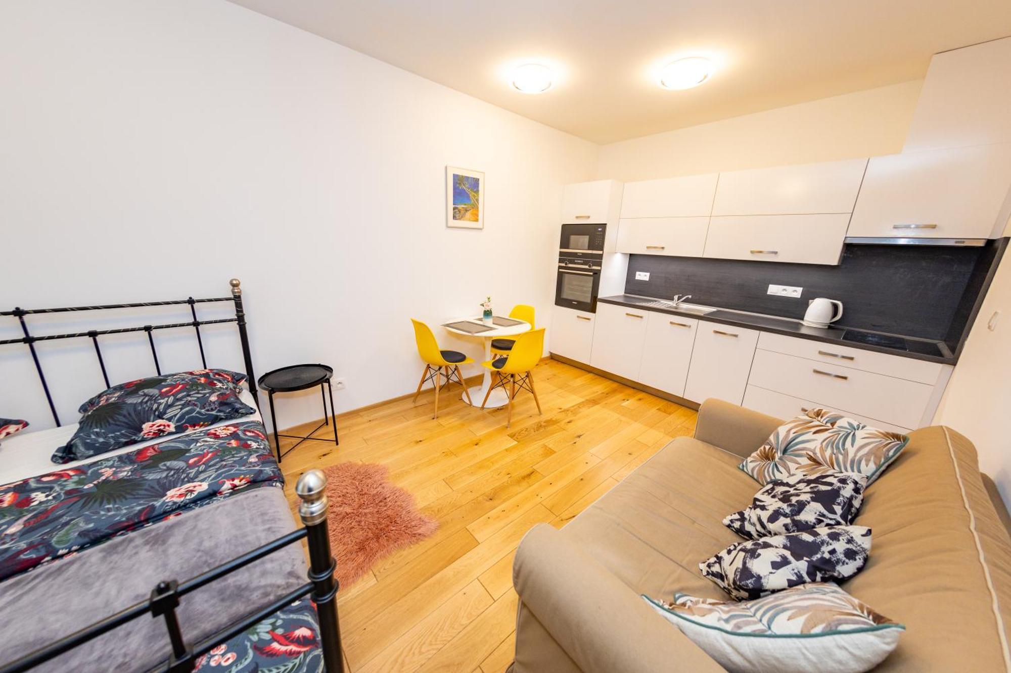 Apartamento Lovely Apartment, Free Parking 1,55 Hight Praga