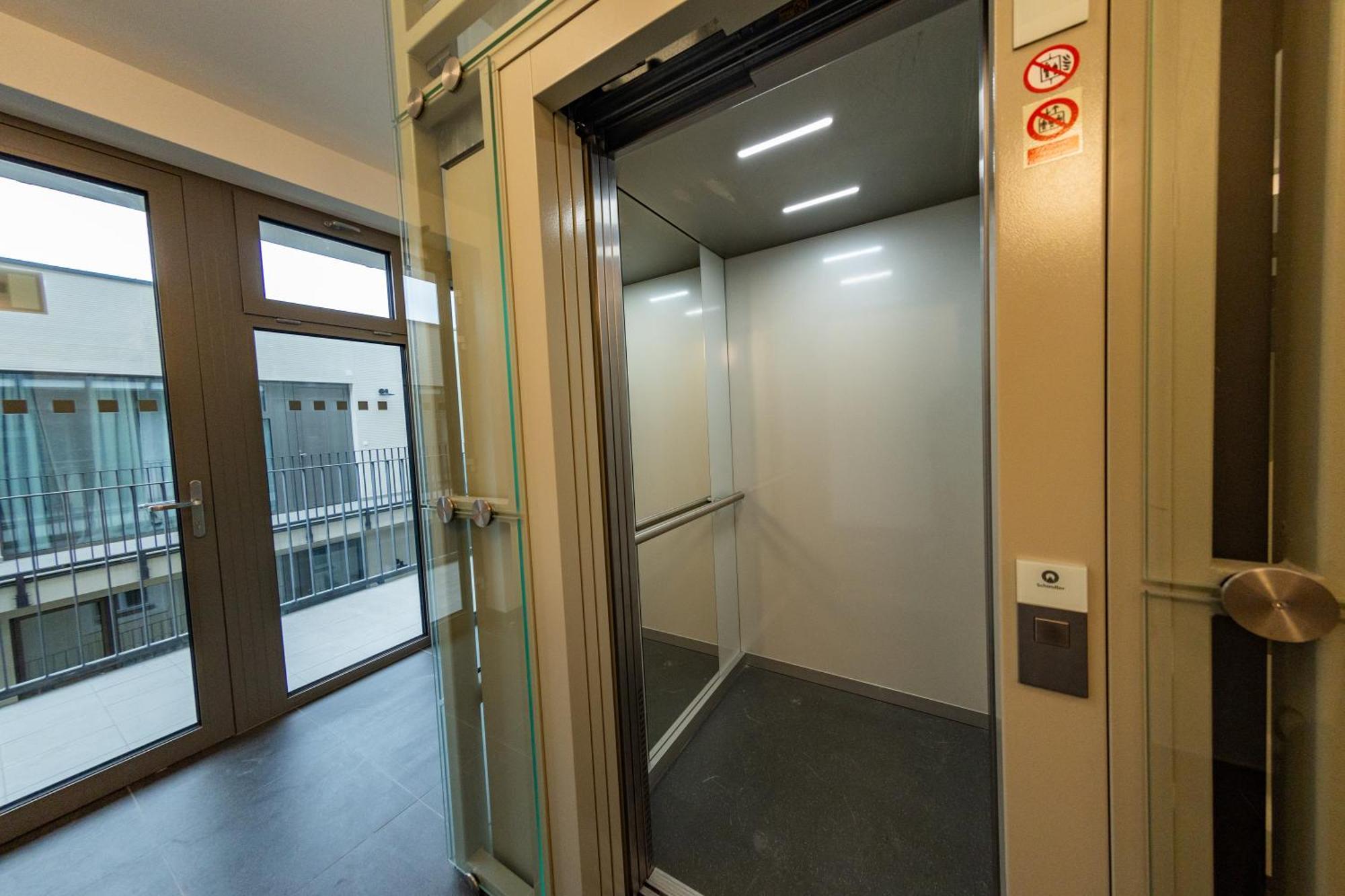 Apartamento Lovely Apartment, Free Parking 1,55 Hight Praga